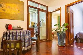 Splendiferous Apartment - Wang Jing