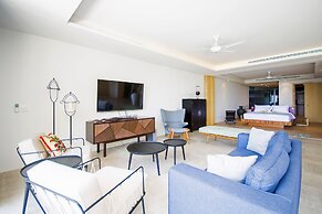 Luxury Hillside Residence at Bangtao