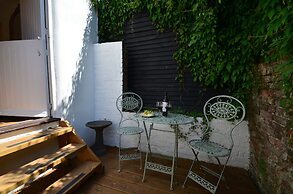 Studio 22