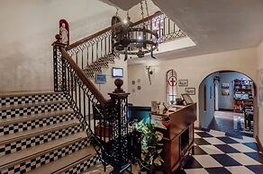 Airport Tower Lodge