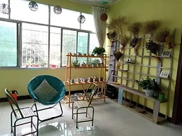 Fenghuang Long Time No See Hostel