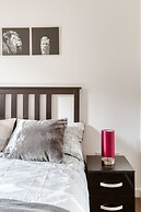 Modern 2 Bed Apartment in Central City