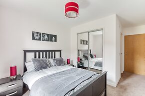 Modern 2 Bed Apartment in Central City