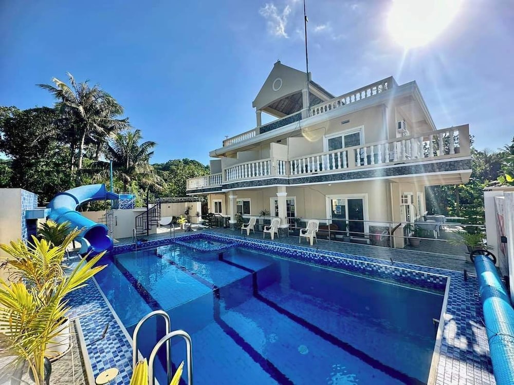 Dive Batanes Lodge and Restaurant