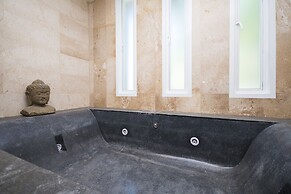 4-BR Seaview Villa with Large Pool at Surin Beach
