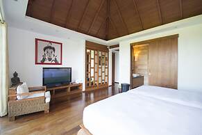 4-BR Seaview Villa with Large Pool at Surin Beach