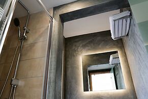 V36 Suites