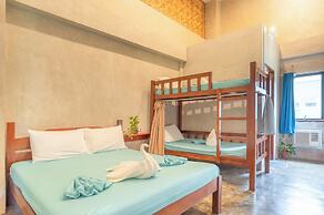 Sinag Hostel - Adults Only