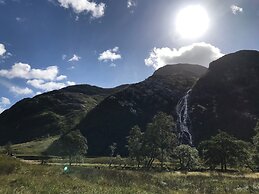 Burnbank Lodges
