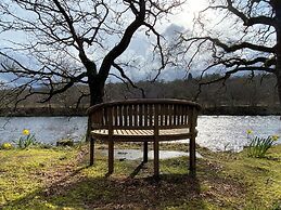 Burnbank Lodges