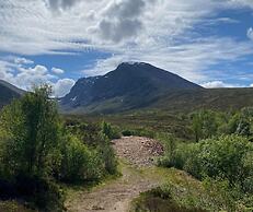 Burnbank Lodges