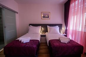 Center Luxury Rooms 3