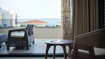 Agnes Deluxe Hotel
