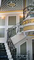 Agnes Deluxe Hotel