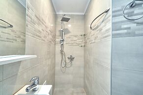 Lake View Suites