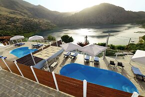 Lake View Suites