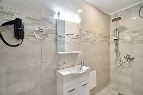 Lake View Suites