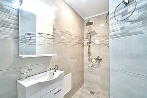 Lake View Suites