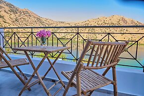 Lake View Suites