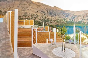 Lake View Suites