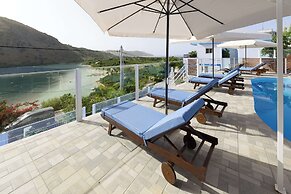 Lake View Suites