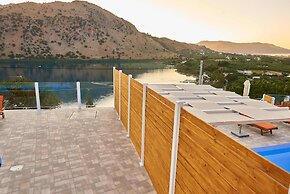 Lake View Suites