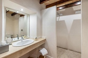 Hotel Llenaire