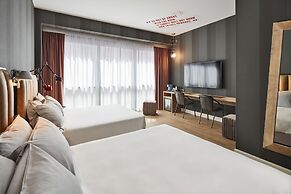 The Modernist Hotel