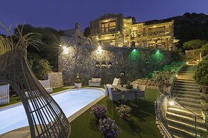 Felini Palace