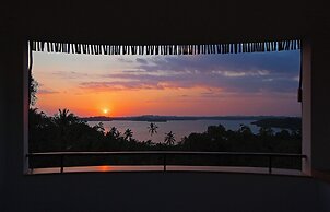 Tri Ahangama