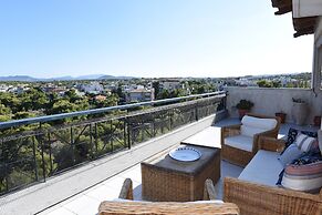 Top Floor With Stunning 360 View