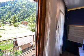 Kibar Hotel