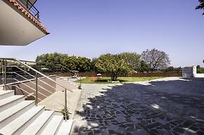 Laugh & Life House