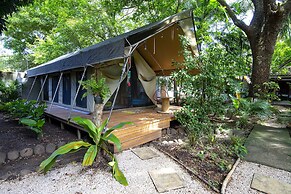 Libelula Lounge & Lodgings