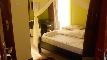 Strikers Hotel