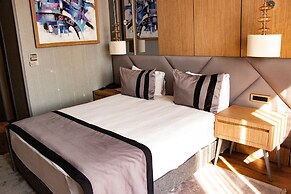 B&C Hotel