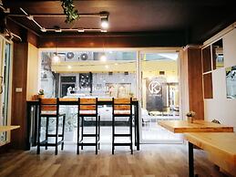 White House Hostel