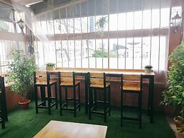 White House Hostel