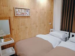 White House Hostel