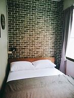White House Hostel