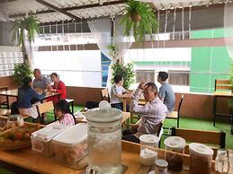 White House Hostel