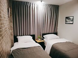 White House Hostel