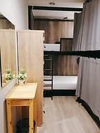 White House Hostel