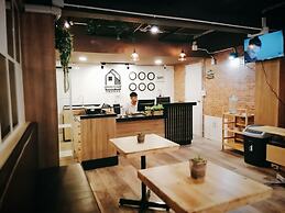 White House Hostel