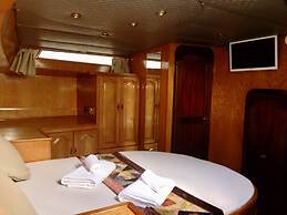 Dream House Boat