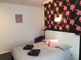 Apollo Guest House