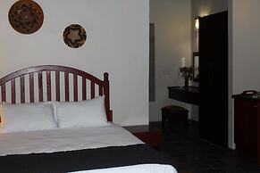 Manong Game Lodge