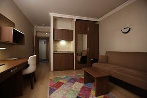 Gun Otel