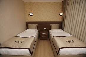 Gun Otel
