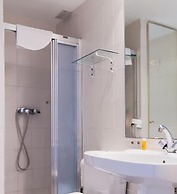 APARTAMENTOS PUERTO MARINA DEL ESTE